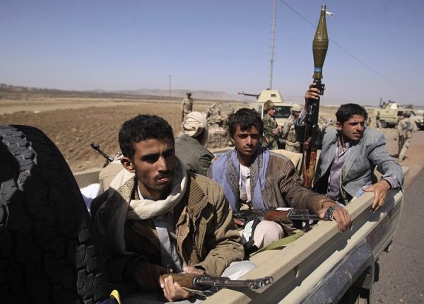 مشرف الحوثيين بذمار يبيع قطعة أرض تابعة للدولة بقيمة "مليار ريال"