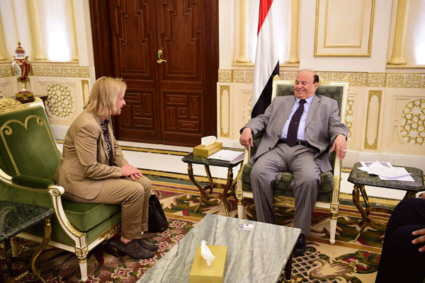 الرئيس هادي : نتطلع إلى السلام المرتكز على قرارات الشرعية الدولية