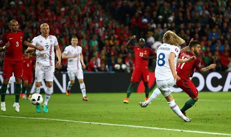 أيسلندا تفرض التعادل مع البرتغال في بطولة أوروبا