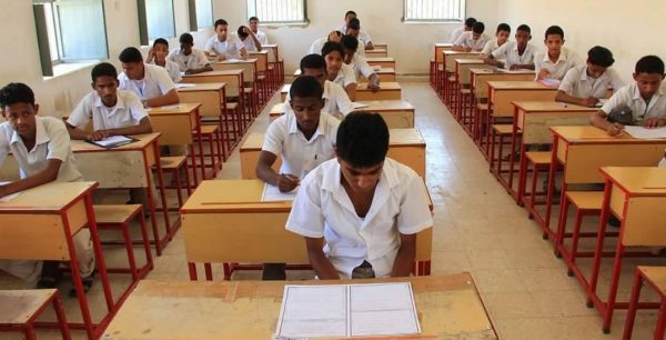 الحوثيون يفصلون العملية التعليمية لأول مرة منذ عام 90