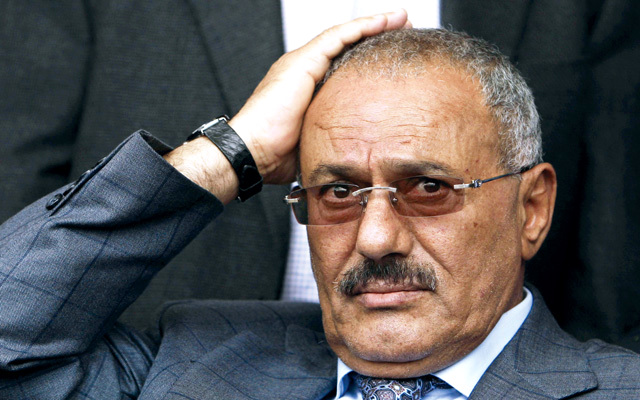 صحيفة : دبلوماسي غربي أبلغ صالح أن خروجه من اليمن حسم بشكل نهائي 