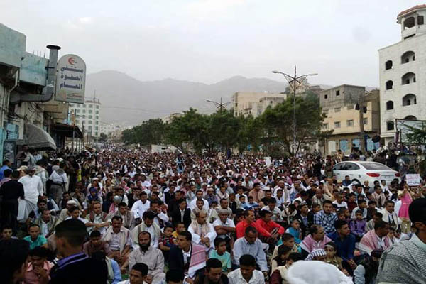 المسلمون يحتفلون بعيد الفطر المبارك