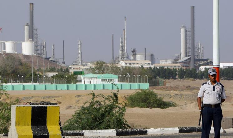 وزير النفط يعلن استئناف اليمن انتاج وتصدير النفط من حقول المسيلة