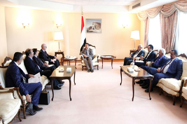 بن دغر: الحوثيون أقلية يريدون حكم اليمن بالقوة وهذا غير مقبول