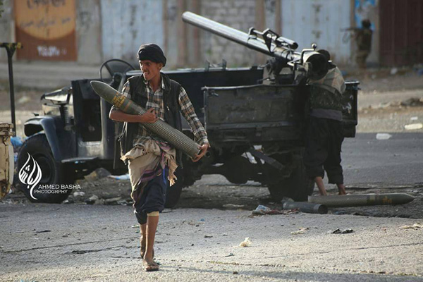 مقتل ستة من الحوثيين بمواجهات جنوب تعز والتحالف يقصف مواقعهم بالمخا