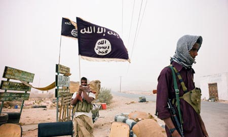 كبرى قبائل محافظة أبين"الجعادنة" تتبرأ من أفرادها المنتمين لتنظيم "القاعدة"
