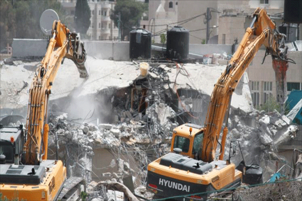 الاحتلال يهدم منزلي فلسطينيين نفذا عملية بتل أبيب