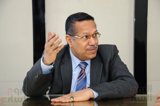 رئيس الوزراء يحيل شكوى طلاب اليمن بماليزيا للجنة صرف الجوازات