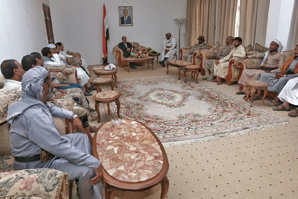 نائب الرئيس يلتقي مقاومة صنعاء لحشد جهود تحرير المحافظة