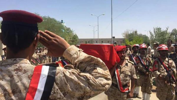 اليمنيون يشيعون جثمان  اللواء الركن الشدادي بحضور شعبي ورسمي بمأرب (صور)