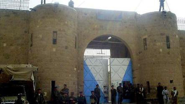 نزلاء "السجن المركزي" بصنعاء ينتفضون ضد ممارسات الحوثيين
