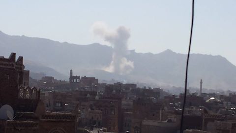 طيران التحالف يستهدف مواقع عسكرية لقوات الحوثي صالح في صنعاء