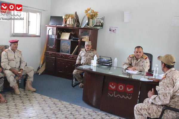 قيادة محور تعز تجتمع بقادة الألوية لبحث الوضع الميداني و العسكري والأمني في المحافظة