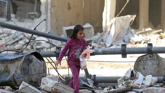 سوريا: المقاتلات تواصل صبّ الجحيم على أحياء ومستشفيات حلب