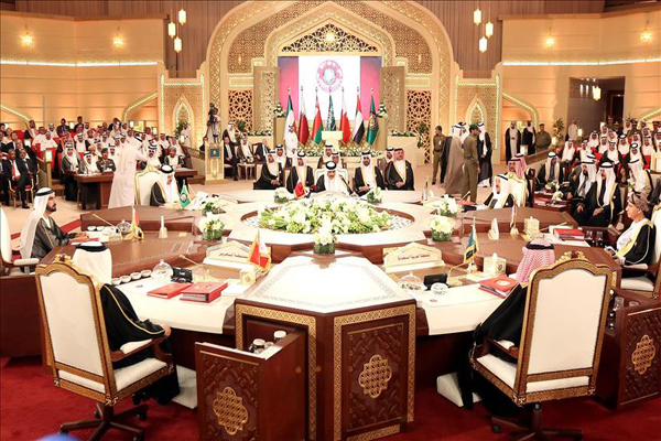 قادة دول الخليج يجددون دعمهم للشرعية وحل الأزمة سياسيا