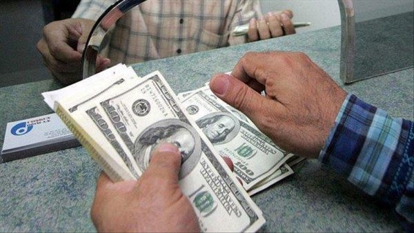 بنوك مصر الحكومية ترفع سعر شراء الدولار إلى 19 جنيه