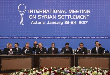 قوى خارجية تساند اتفاق الهدنة في سوريا وقتال بين فصائل معارضة