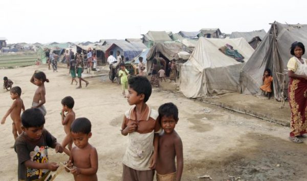 ميانمار تتعهد بالتحقيق في تجاوزات للشرطة بحق "الروهنغيا"