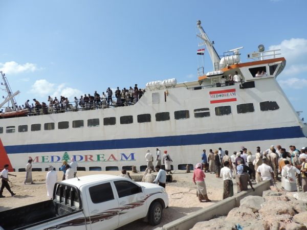 وصول أولى رحلات السفينة السياحية إلى "جزيرة سقطرى" محملة 200 شخص