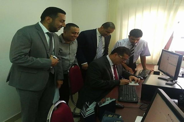 إعادة افتتاح مركز الإصدار الآلي بسفارة اليمن بماليزيا لخدمة اليمنيين هناك