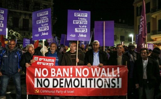 يهود وعرب اسرائيليون يتظاهرون سويا في تل أبيب ضد هدم منازل العرب
