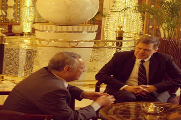 السفير الأمريكي يعلن فتح مكتب للسفارة في عدن خلال الأيام القادمة