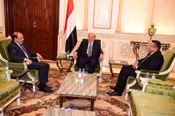 قيادة الشرعية تناقش دعم جهود التحرير وتشكر دول التحالف لدعمها