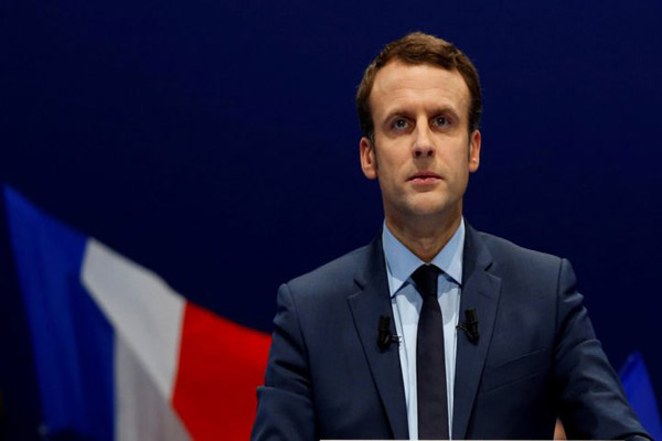 الرئيس يهنئ الرئيس الفرنسي المنتخب ويتطلع لتطوير العلاقات بين البلدين