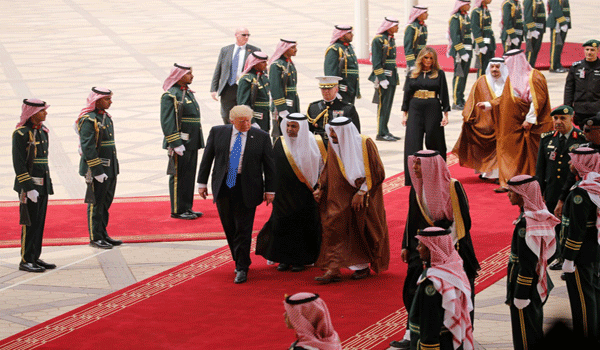 ترامب يصل الرياض في أول زيارة خارجية له والملف اليمنية يشكل محوراً أساسياً