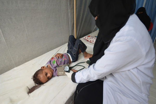 مركز الملك سلمان يقدم 8 ملايين دولار لمواجهة الكوليرا باليمن