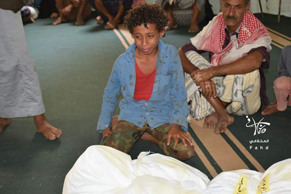 مقتل وإصابة أكثر من 400 شخص بتعز برصاص الحوثيين بمايو الماضي