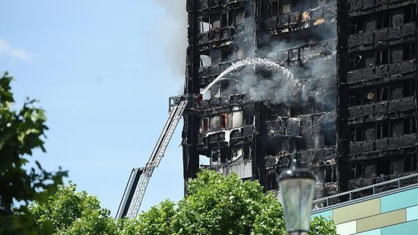 الشرطة البريطانية: ارتفاع حصيلة ضحايا حريق لندن إلى 30 قتيلا