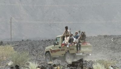 الجوف: قوات الجيش تهاجم مواقع ميلشيات الحوثي وتأسر خمسة في المتون