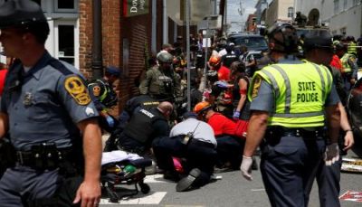 شرطة فرجينيا وإف.بي.آي يحققان في أعمال عنف خلال مسيرة لقوميين بيض