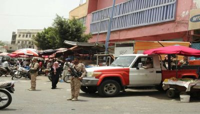 مقتل جندي وإصابة مدني برصاص مسلحين مجهولين وسط تعز