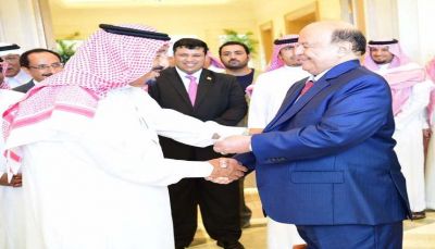 الملك سلمان يستقبل الرئيس هادي ويبحث معه التطورات في اليمن