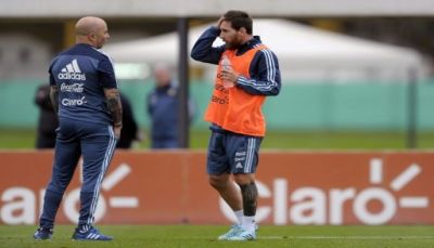 ميسي والأرجنتين يستهلان الإعداد لمواجهة الاوروغواي في تصفيات مونديال 2018