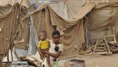صحيفة بريطانية: لماذا يتحدث الغرب عن هارفي بأمريكا ويتجاهل كارثة اليمن؟