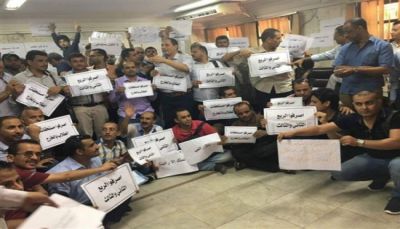 طلاب اليمن بالقاهرة ينتفضون ضد تعسفات وفساد السفارة وسبعة مطالب لإنهاء الاعتصامات
