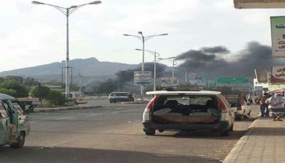 هجوم بسيارة مفخخة يستهدف مقر الشرطة بمدينة عدن