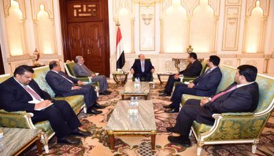 الرئيس هادي يلتقي لجنة المتابعة لتنفيذ نتائج اجتماعه مع ولي العهد السعودي