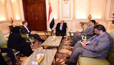 الرئيس هادي: الانقلابيون لا يكترثون للسلام وقرارات المجتمع الدولي