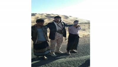 15 قتيلاً و30 أسيراً من الحوثيين، والجيش يسيطر على مواقع استراتيجية بشبوة