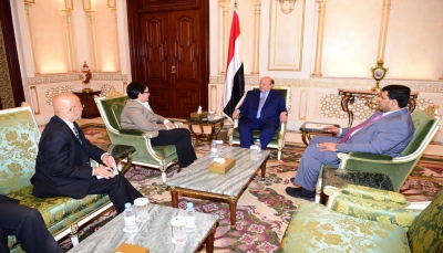 الرئيس هادي يلتقي القائمة بأعمال السفارة الامريكية والسفير الفرنسي
