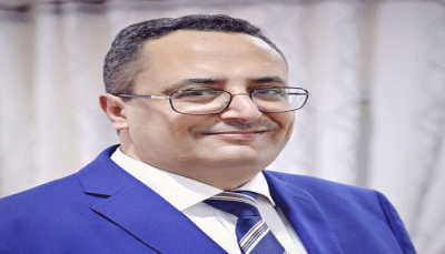 وزير يدعو الشعب للخروج والتظاهر للمطالبة بعودة الرئيس هادي إلى البلاد