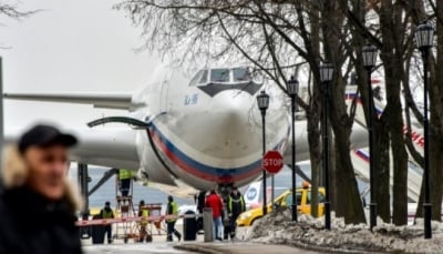 وصول أول طائرة تقل دبلوماسيين روس طردوا من الولايات المتحدة إلى موسكو