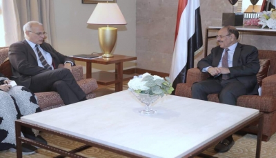 نائب الرئيس: الشرعية ترحب بكل مشروع وطني يعمل على مواجهة الحوثيين تحت إطارها