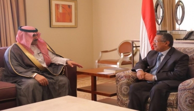 السفير السعودي يُطلع رئيس الحكومة على خطوات مشروع إعادة الإعمار في سقطرى