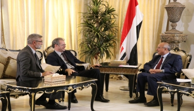 الحكومة اليمنية تبحث مع فرنسا تحضيرات مؤتمر باريس الإغاثي