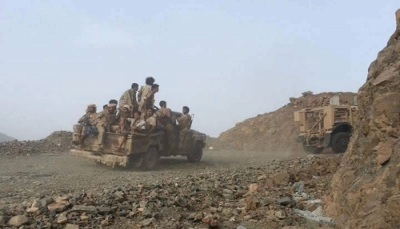 الجيش يعلن مقتل ستة من جنوده و37 حوثياً وأسر 30 آخرين في معارك بالبيضاء
